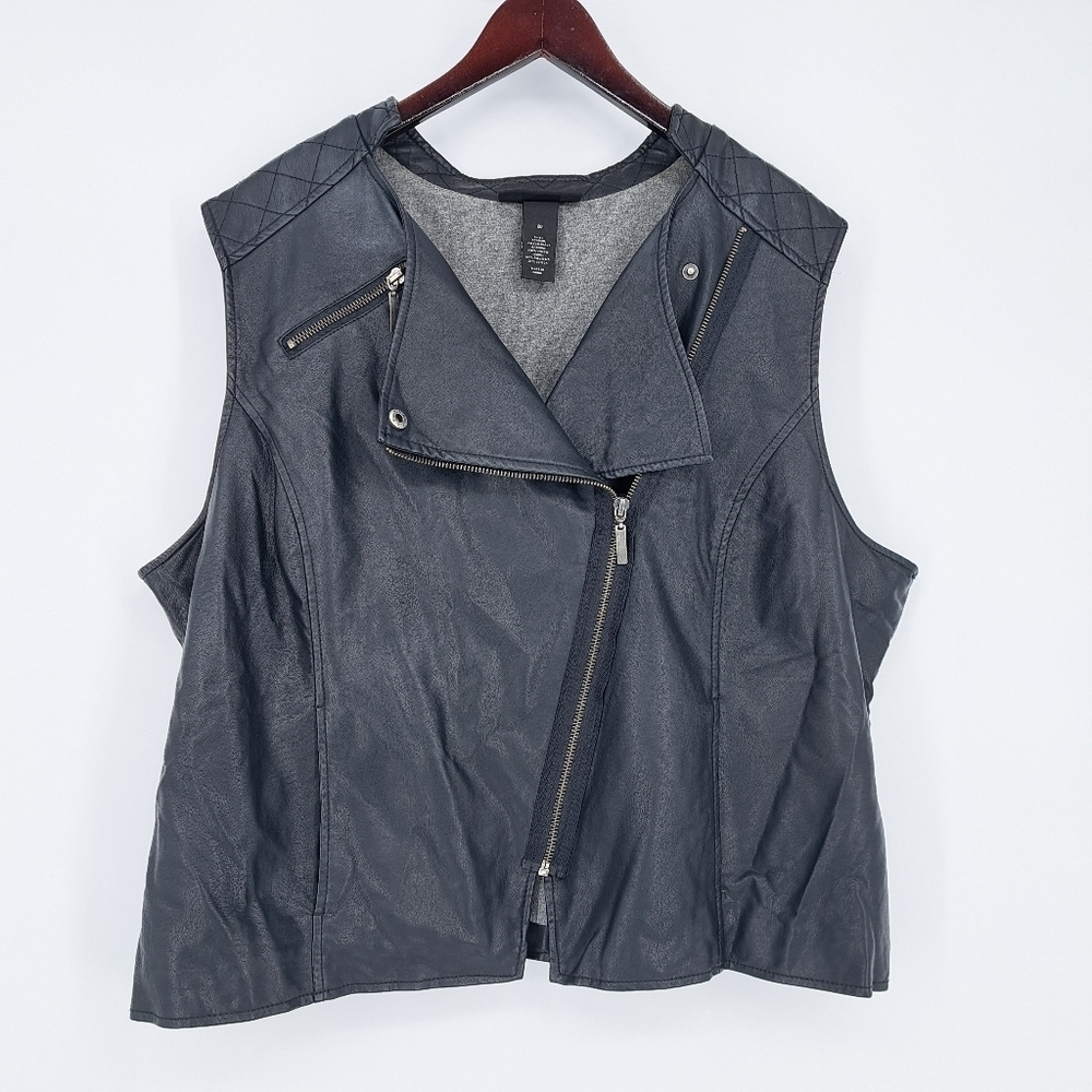 Lane Bryant Faux Black Leather Quilted Moto Style Zip Up Vest‎ Size 20